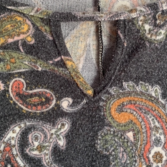 We have a Really Pretty soft dress. Really pretty for a Date Night Ladies 😍 - Picture 4 of 5